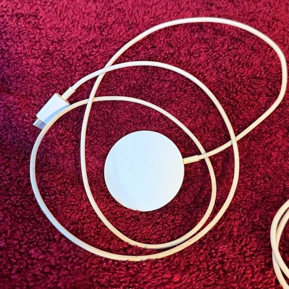 Apple White Chargers.
For Apple Watch and MagSafe charger - Picture 4 of 4